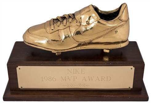 1986 Mike Schmidt Nike MVP Award